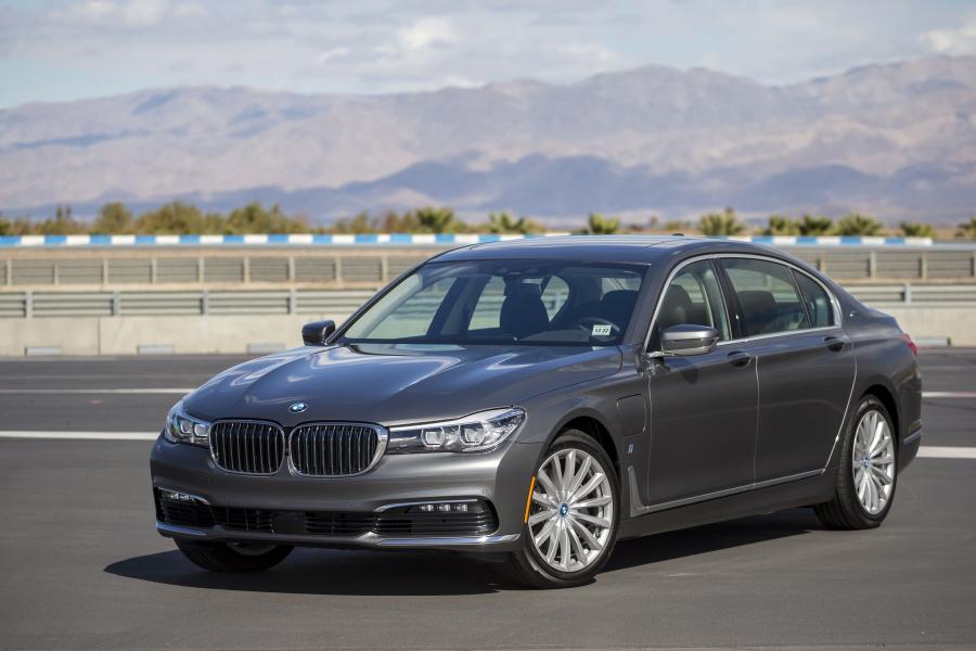  BMW 740e iPerformance (G11) 2018 года  (NA) (фото 36 из 40)